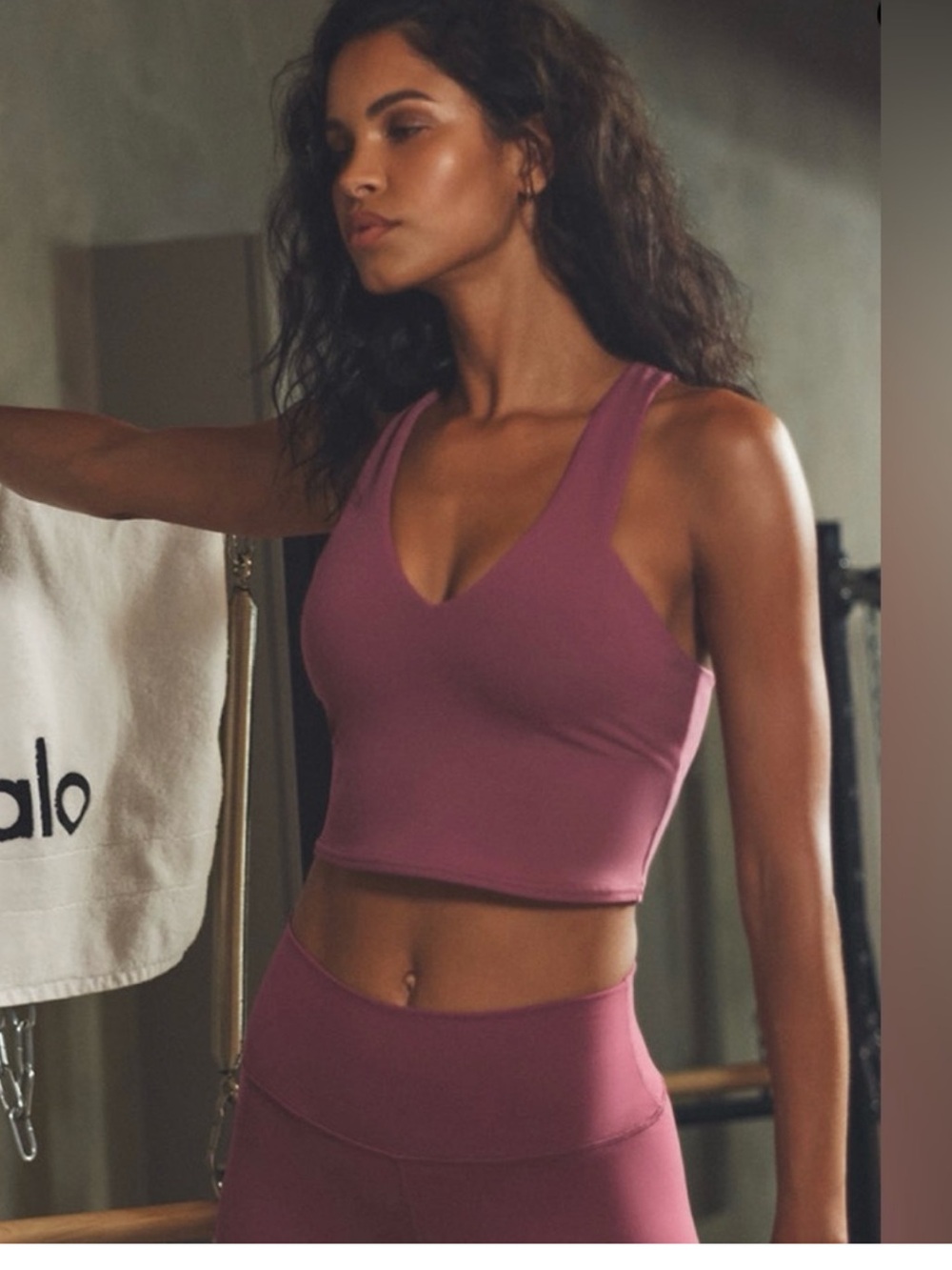 ALO yoga Airbrush Real Bra Tank Top burgundy truffle small